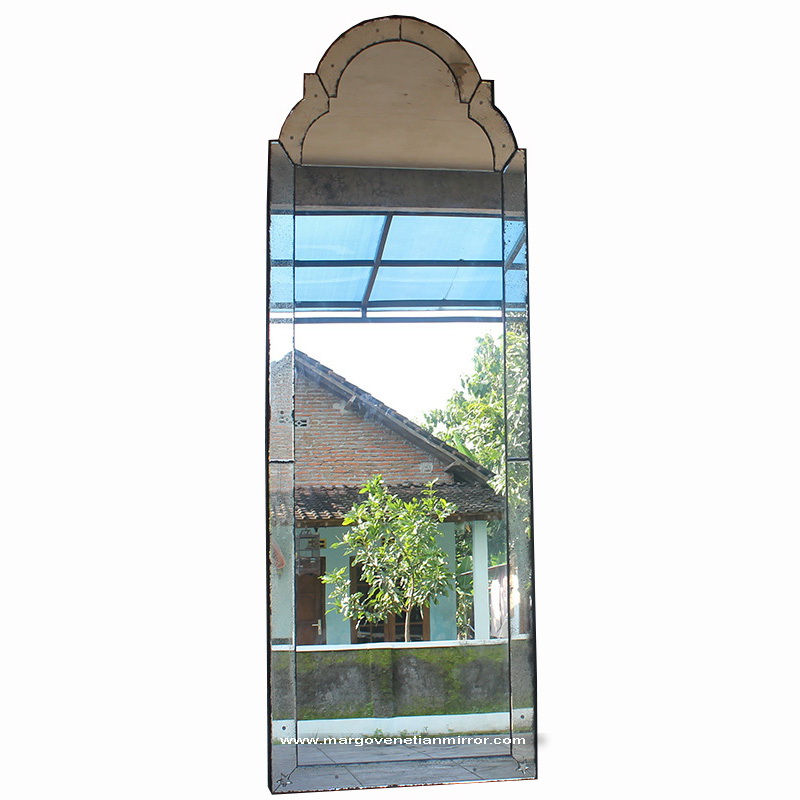 Get The Best Large Floor Standing Mirror For Your Home