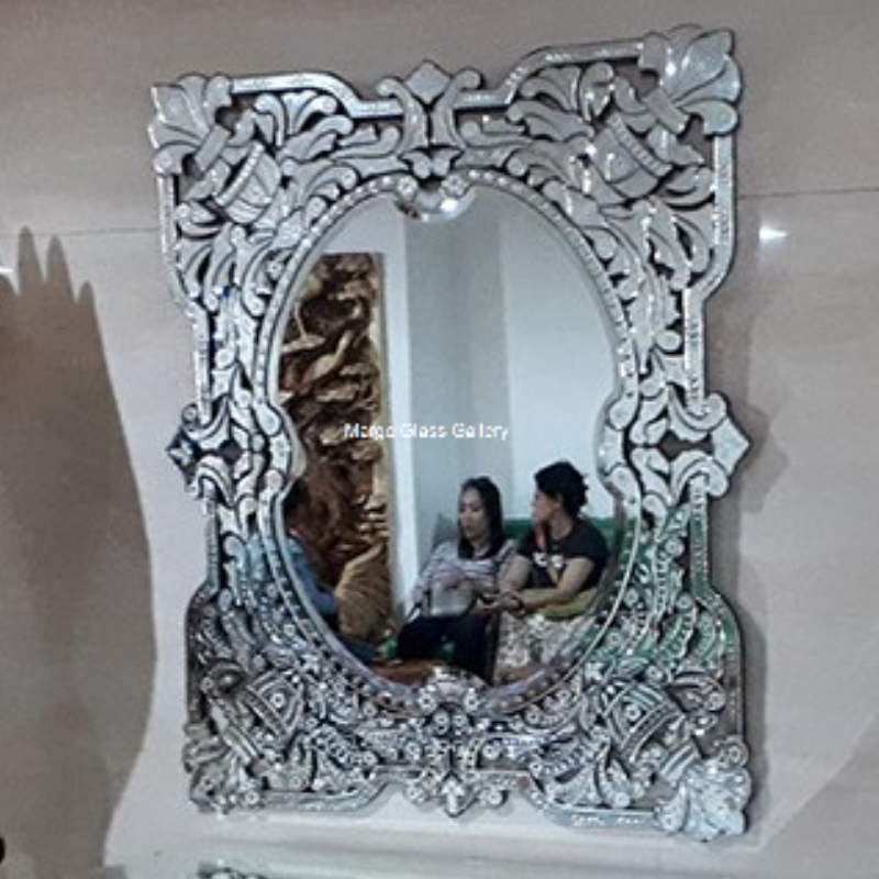 Top 3 Venetian Etched Leaner Mirror Decoration Ideas