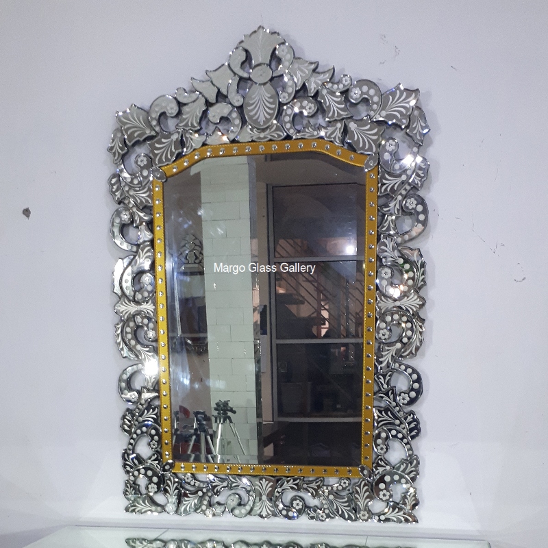 Why are Venetian Mirrors So Unique?