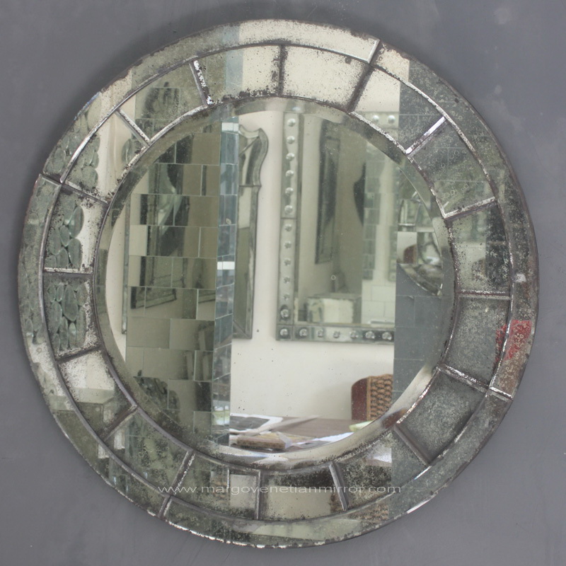 Antique Style Mirror for Art Connoisseurs
