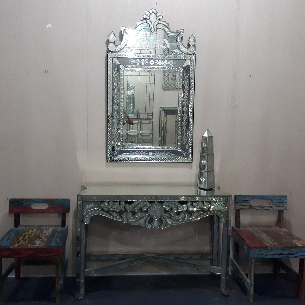 The combinations’ of the small House and Mirror.
