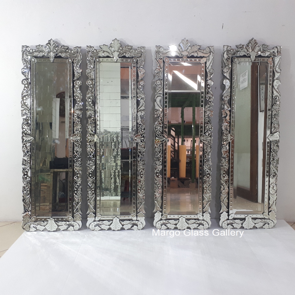 Types of Venetian French Mirror for the wall cluster