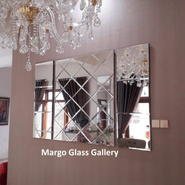 MG 065028 Bevel Mirror Ruang Makan