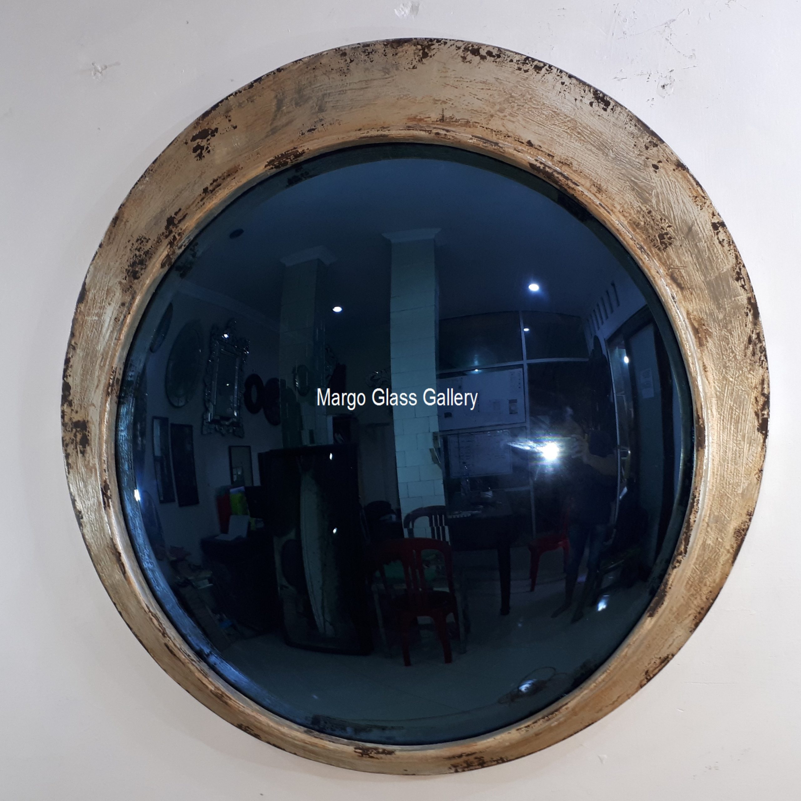 Beautify Your Home with a Decorative Concave Mirror