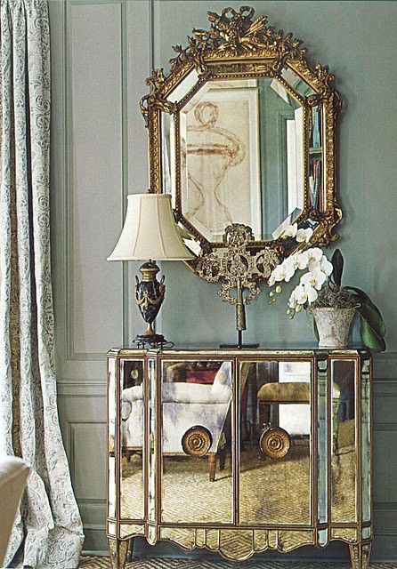 Advantages of Installing Antique Mirror Glass