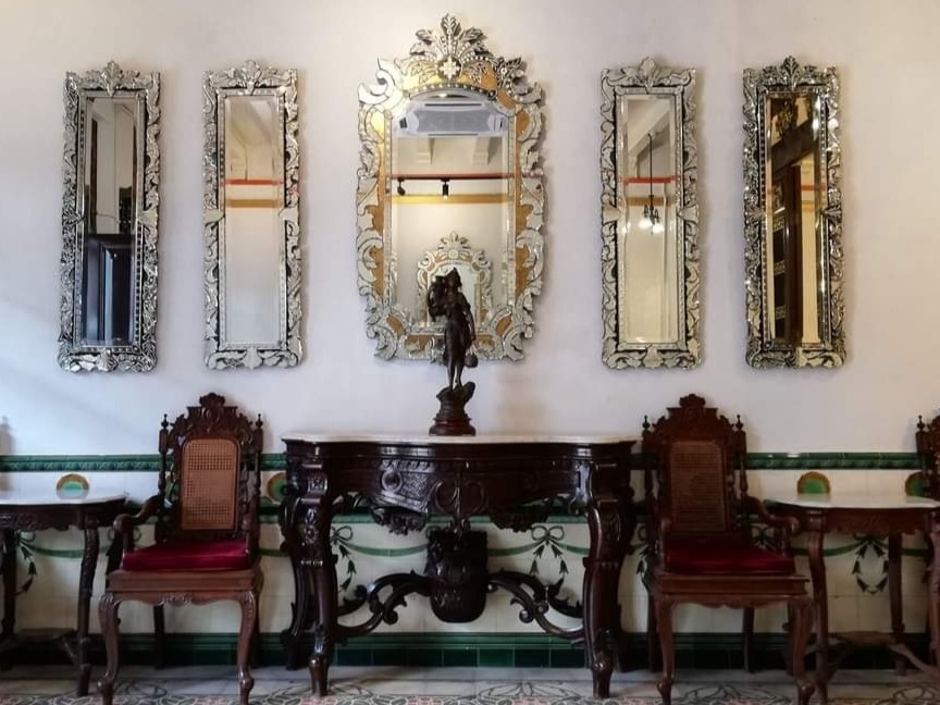 Get to know more about the Venetian Mirror Style