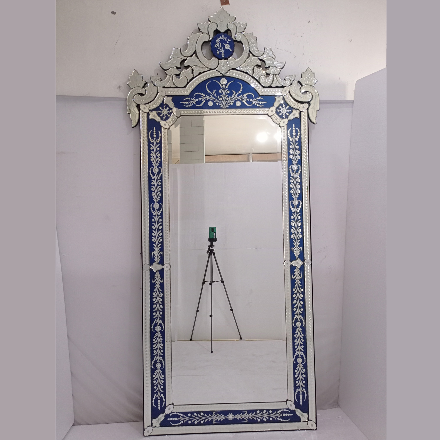 Discover the History and Design of Art Deco - Bespoke Mirrors