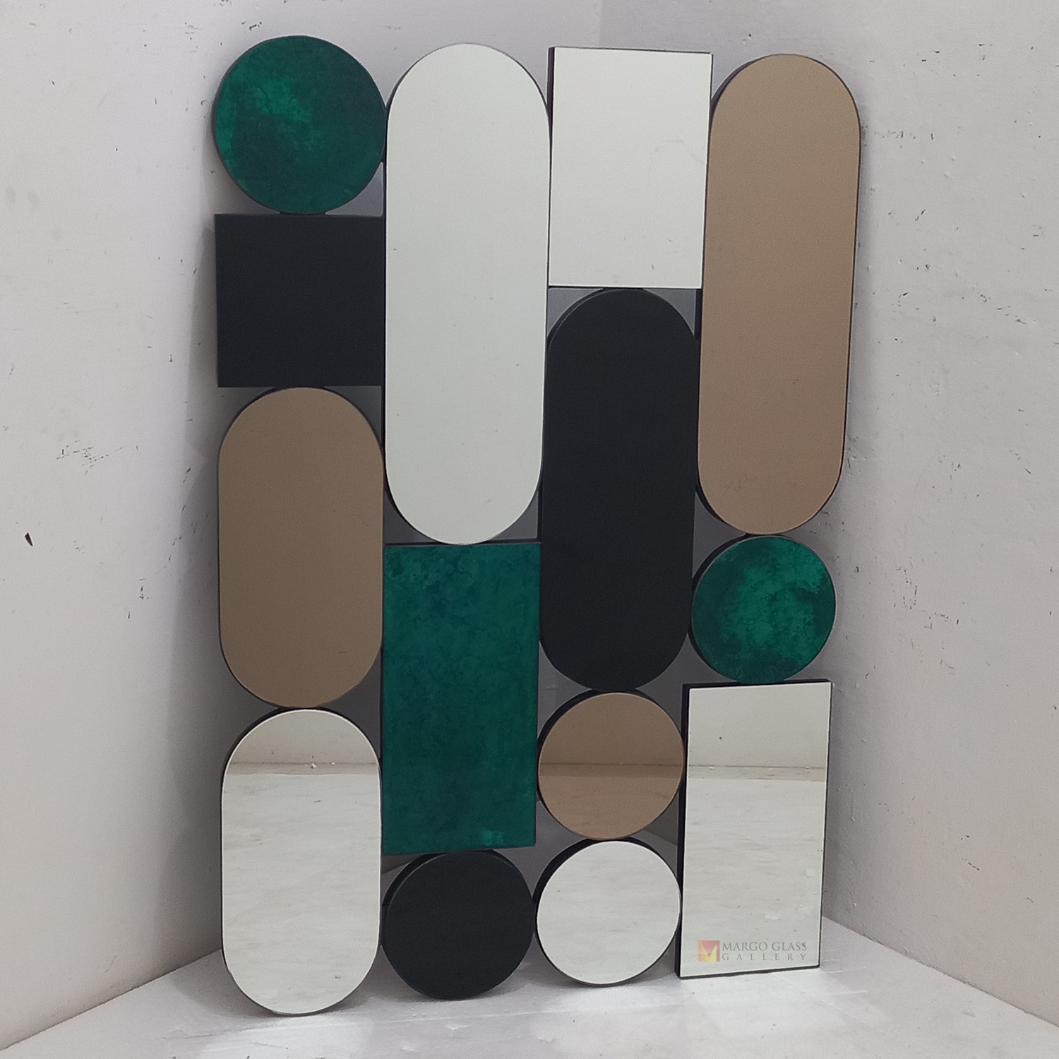 You Can Count on This Colorful Wall Mirror, Like a Real Count