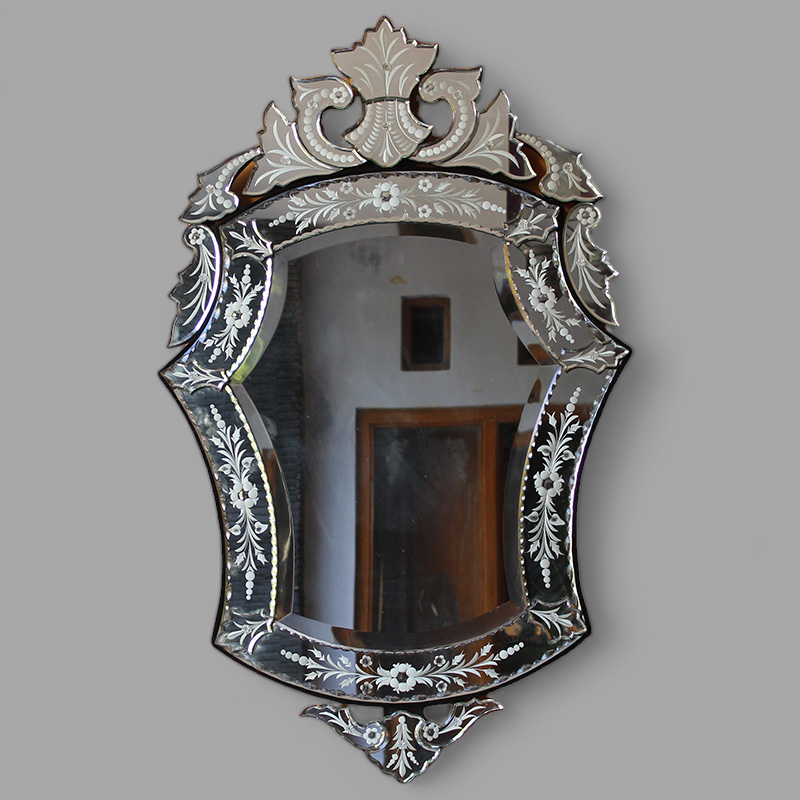 Venetian glass mirror Nakula